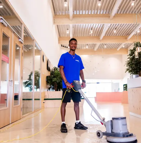 schoonmaakbedrijf Kampen schoonmaker